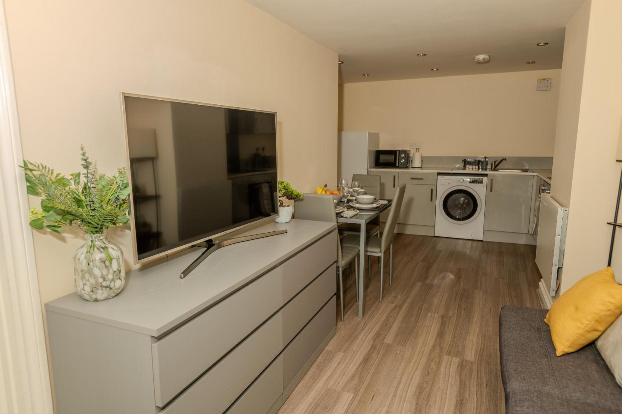 Cosy 1 Bedroom Basement Apartment With Private Patio Area Londen Buitenkant foto